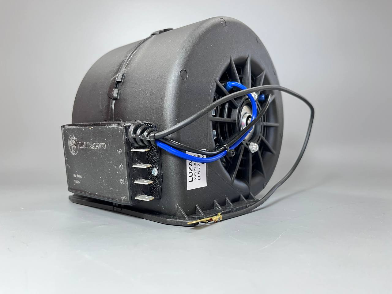 photo_5258029419559848996_y