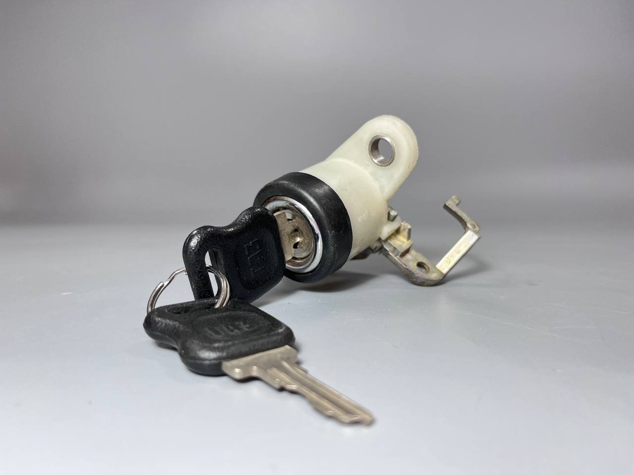 photo_5276177576235830190_y