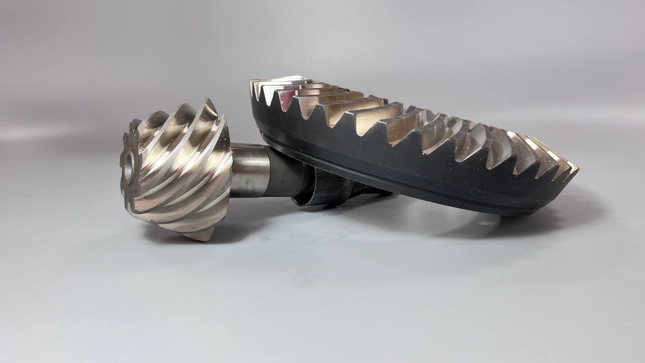 photo_5208703343662928677_y